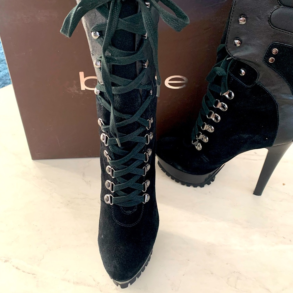 Bebe Yvette II black heel lace up boots 8 NIB